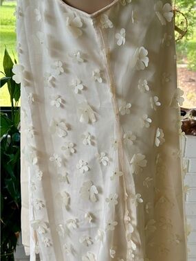 VIMPUNEC Cream Floral Appliqué Sleeveless Dress